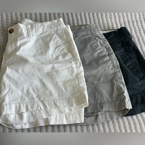 Old Navy Shorts Trio in White, Gray, and Black Size 2 Chino